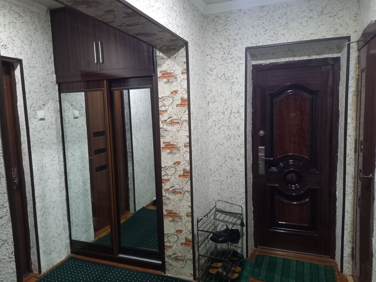 Давлат хизматлари рупарасидан 2 хонали квартира