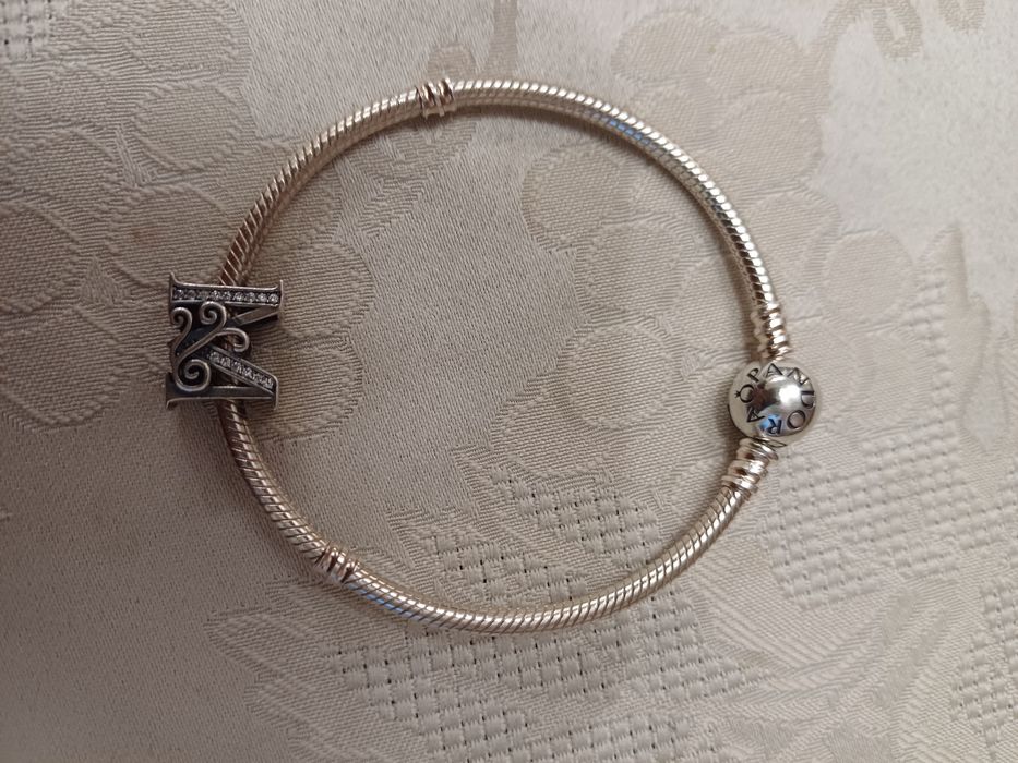 Сребърна гривна Pandora и детска гривна Pandora