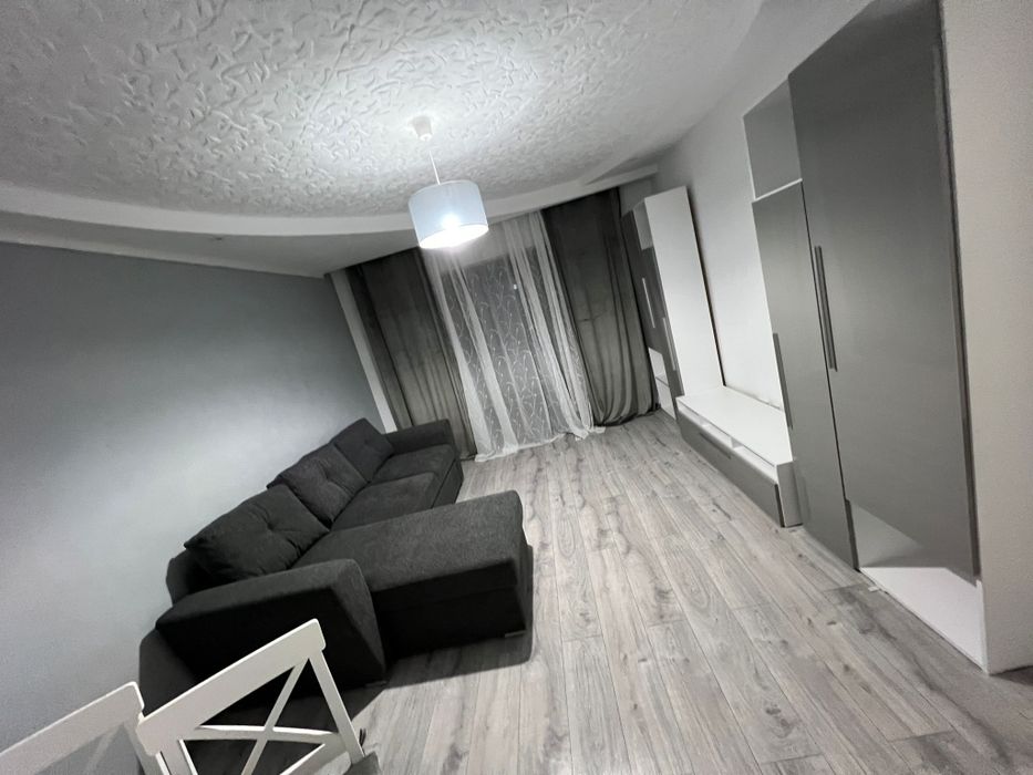 Inchiriez apartament 3 camere