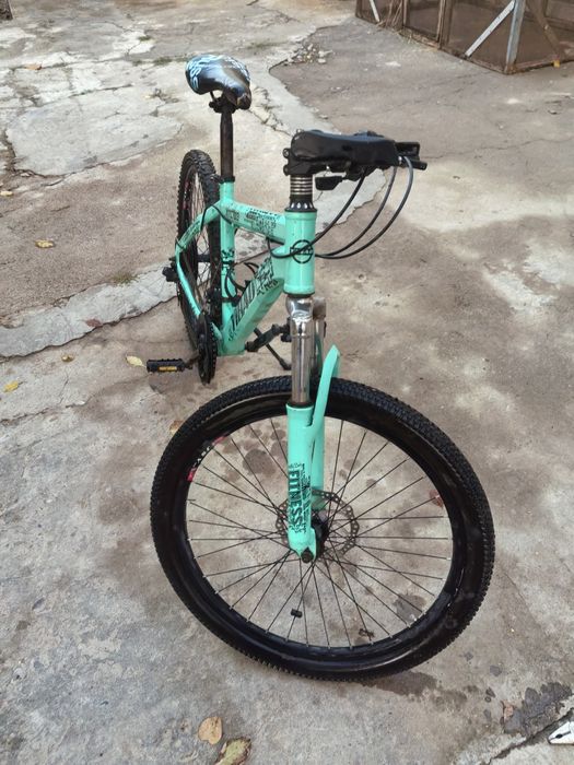 Продам велосипед требуется ремонт  не большой