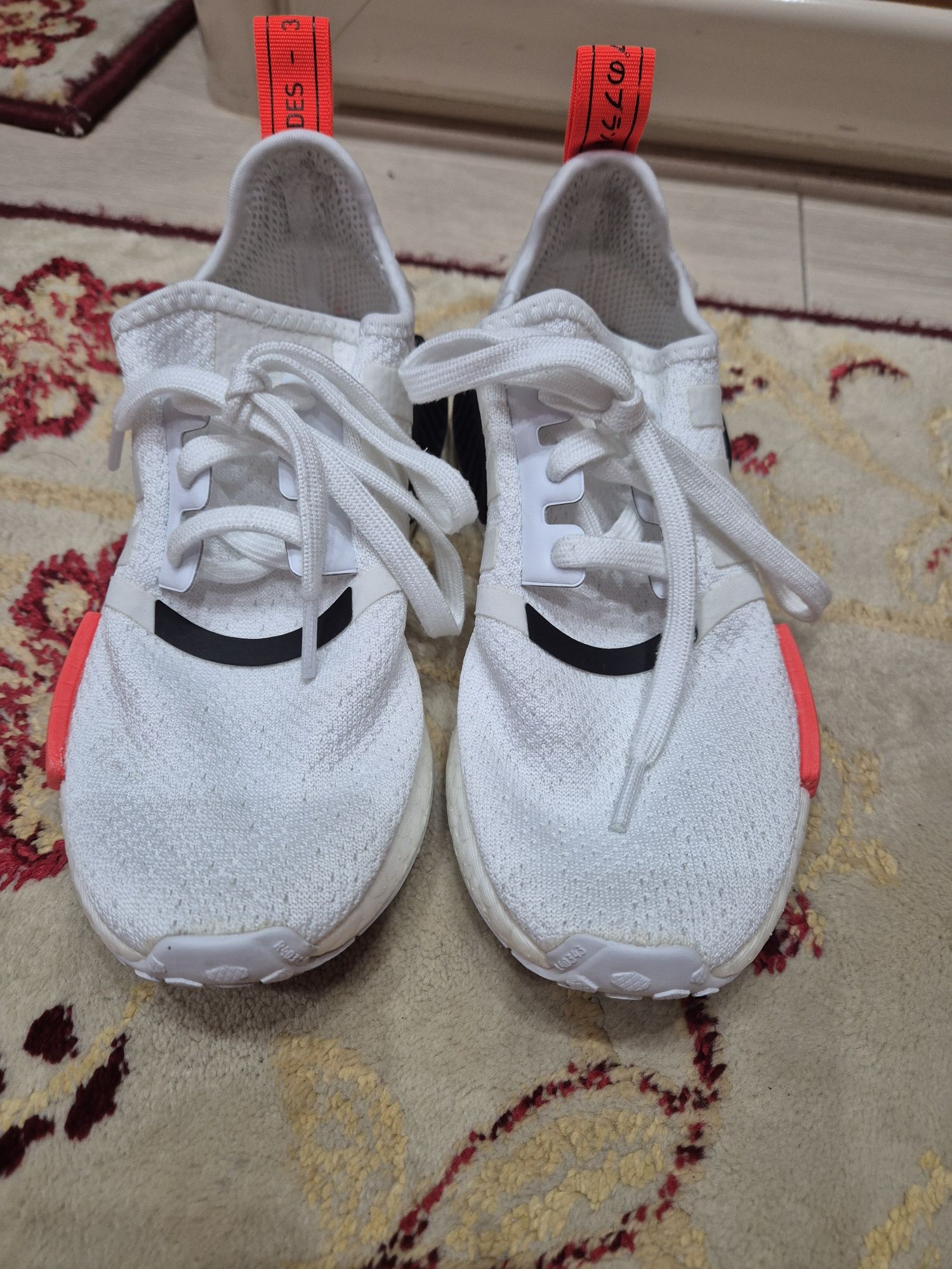 Дамски маратонки Adidas 37,5 номер