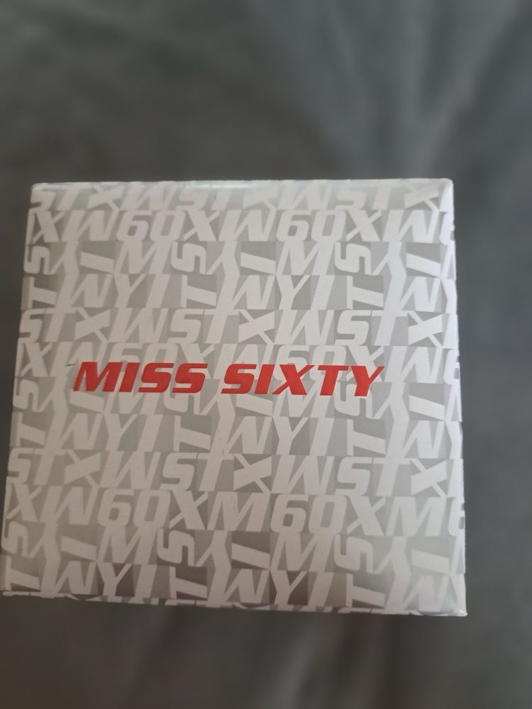 Часовник miss sixty