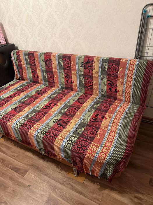 Продам диван раскладной. Самовывоз.