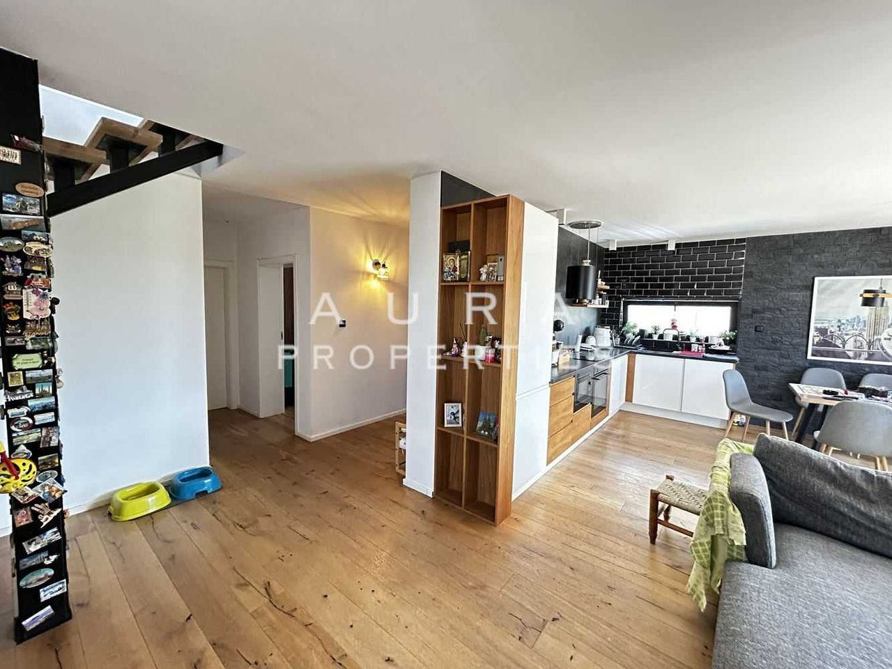 Продава се Къща в Разград, Варош - 392 кв.м за 599 €/кв.м - Снимка #10