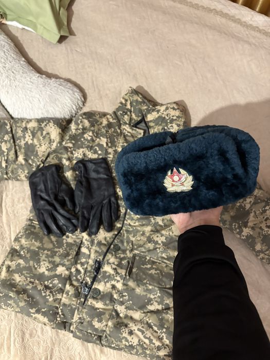 Военнный ушанка перчатки бушлат бертси сатылады новый көп киілмеген кв
