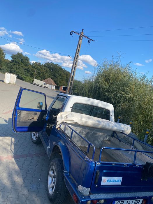 Suzuki samurai pick up off road