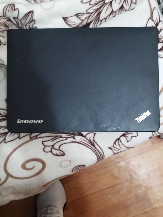 Leptop lenovo 13