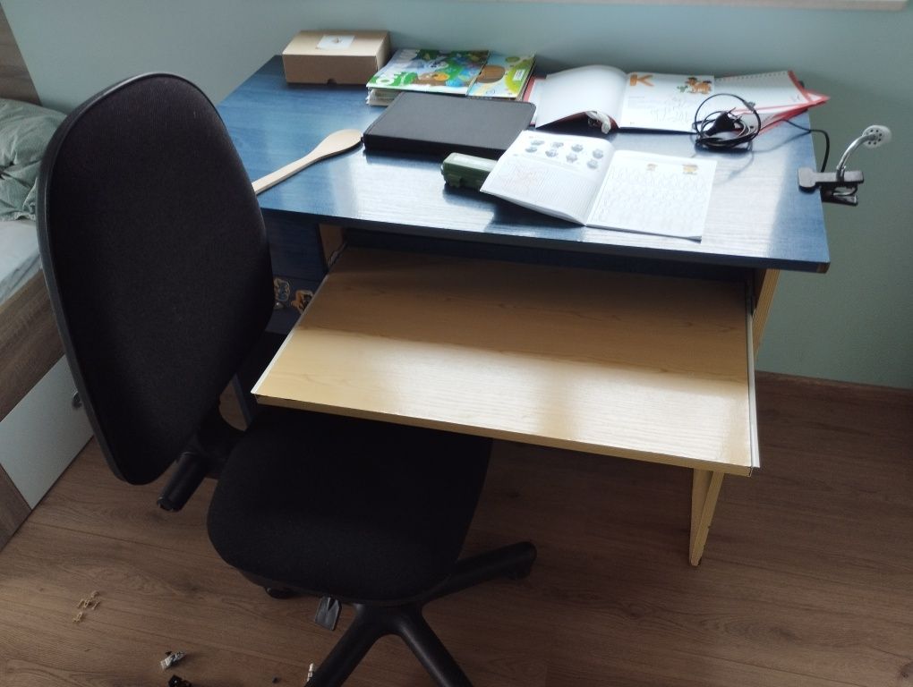 Ученическо бюро за компютър със стол