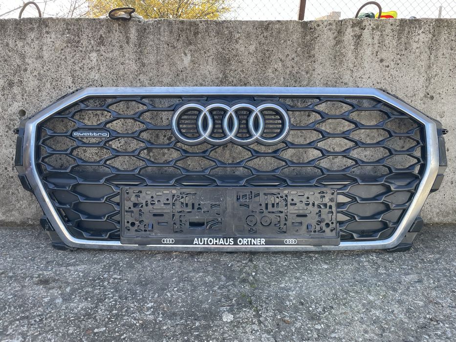 Решетка за Audi Q3 Sline Ауди Ку3  2019-2024г