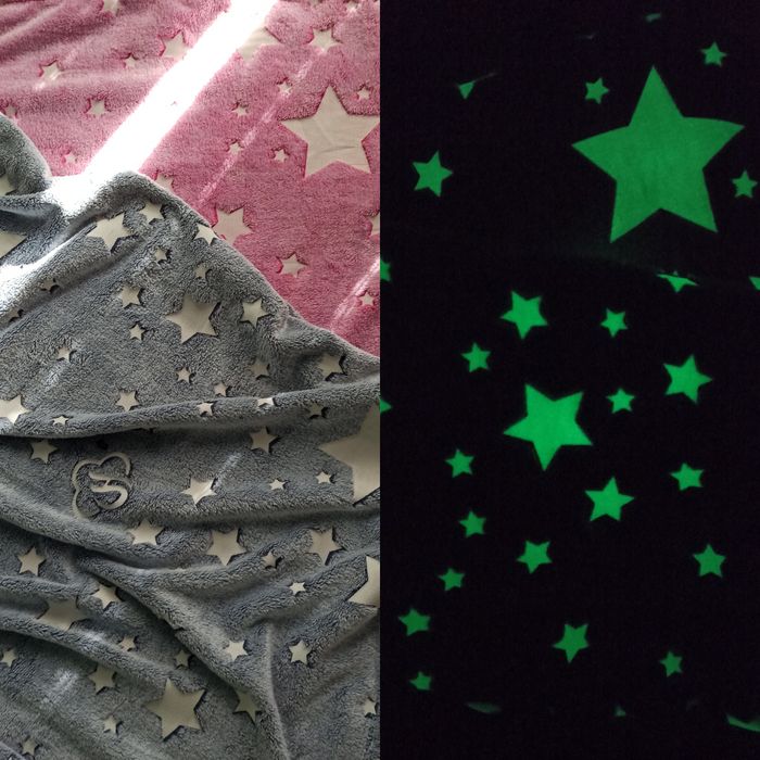 Звездно детско одеяло което свети в тъмното
