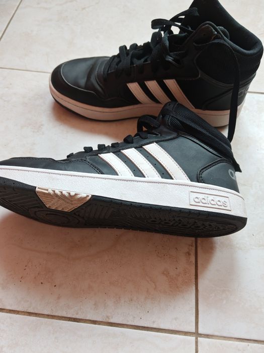 Маратонки адидас 39 номер