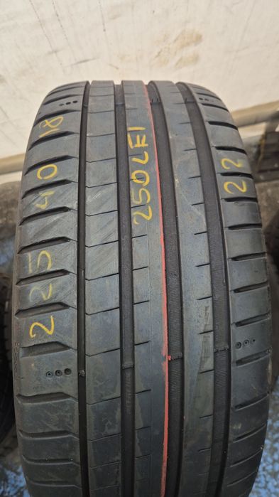 225 40 18 Michelin 5 O bucata