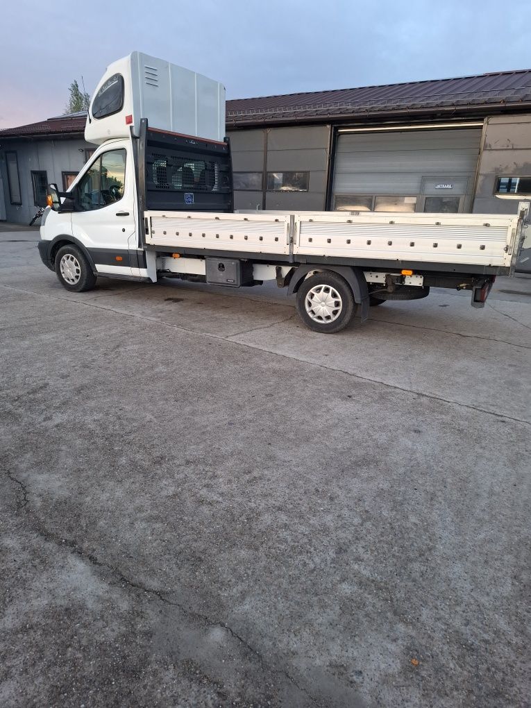 Autoutilitara Ford Transit
