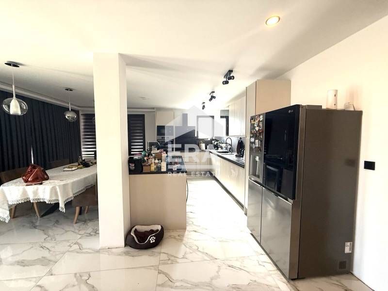 Продава се Къща в Варна, Изгрев - 361 кв.м за 2715 €/кв.м - Снимка #2