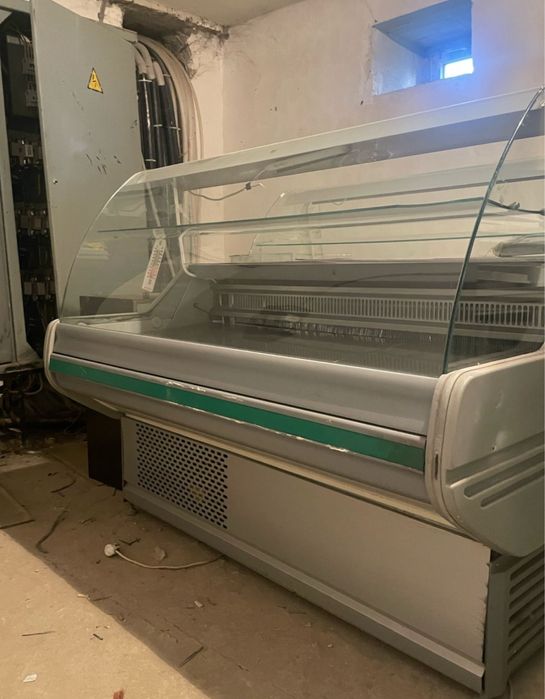 Холодильник витриный