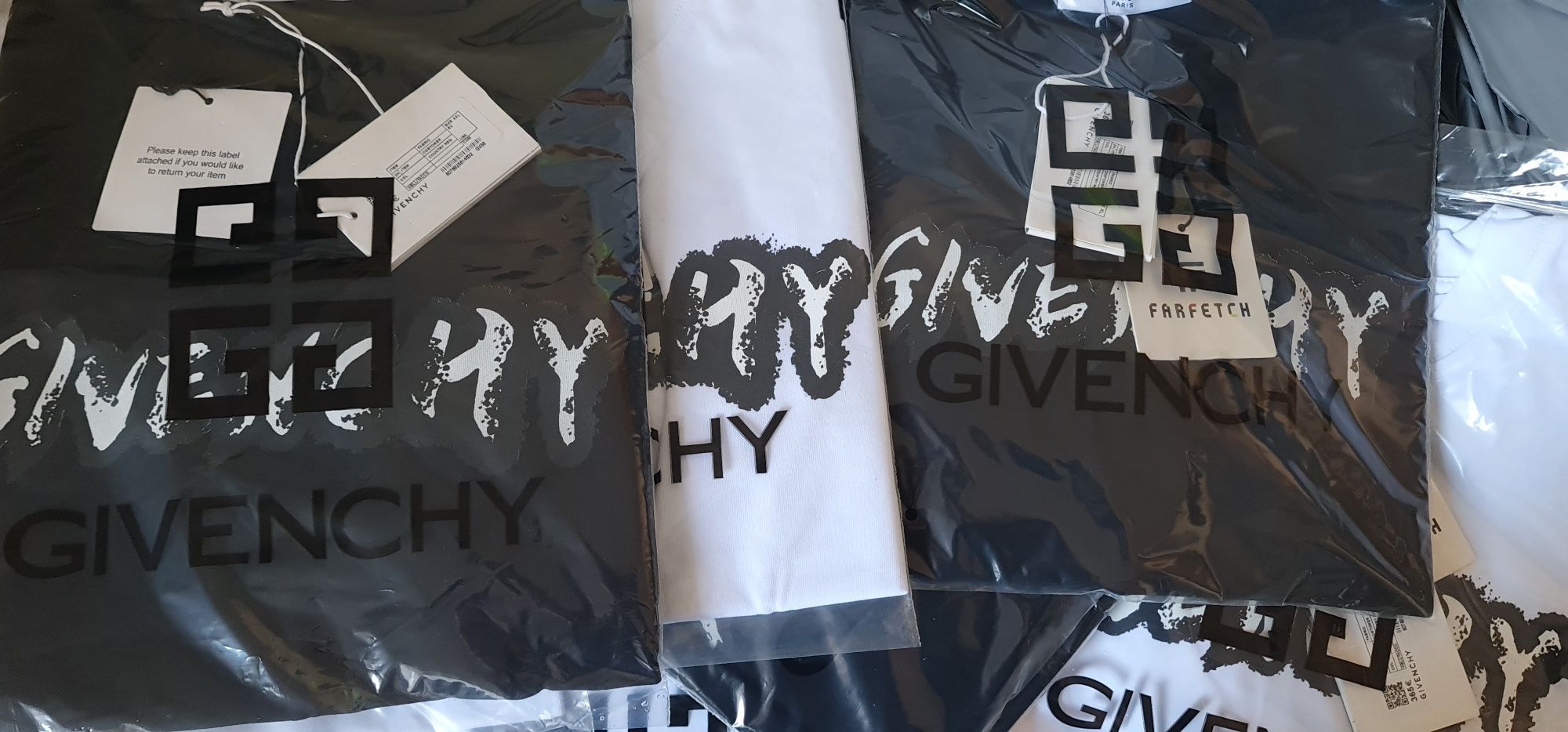 Tricou Givenchy alb   / Burberry   Premium