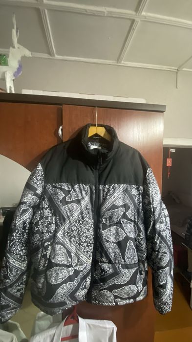 Продам зимнию куртку