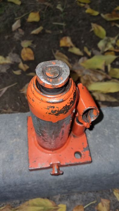 Домкрат гидравлический японский