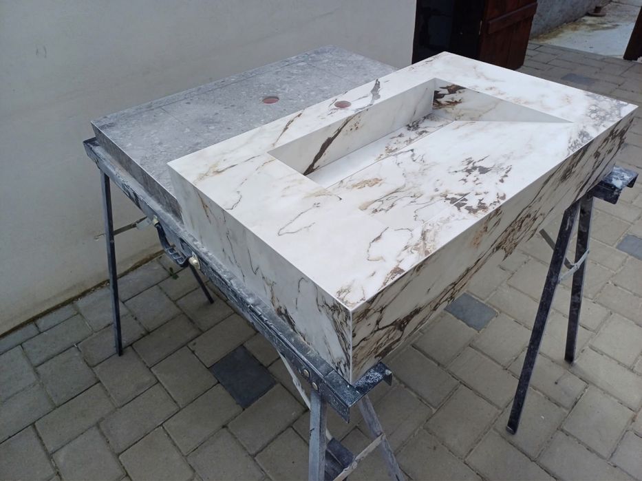 Lavoar,  chiuveta din faianta, gresie portelanata