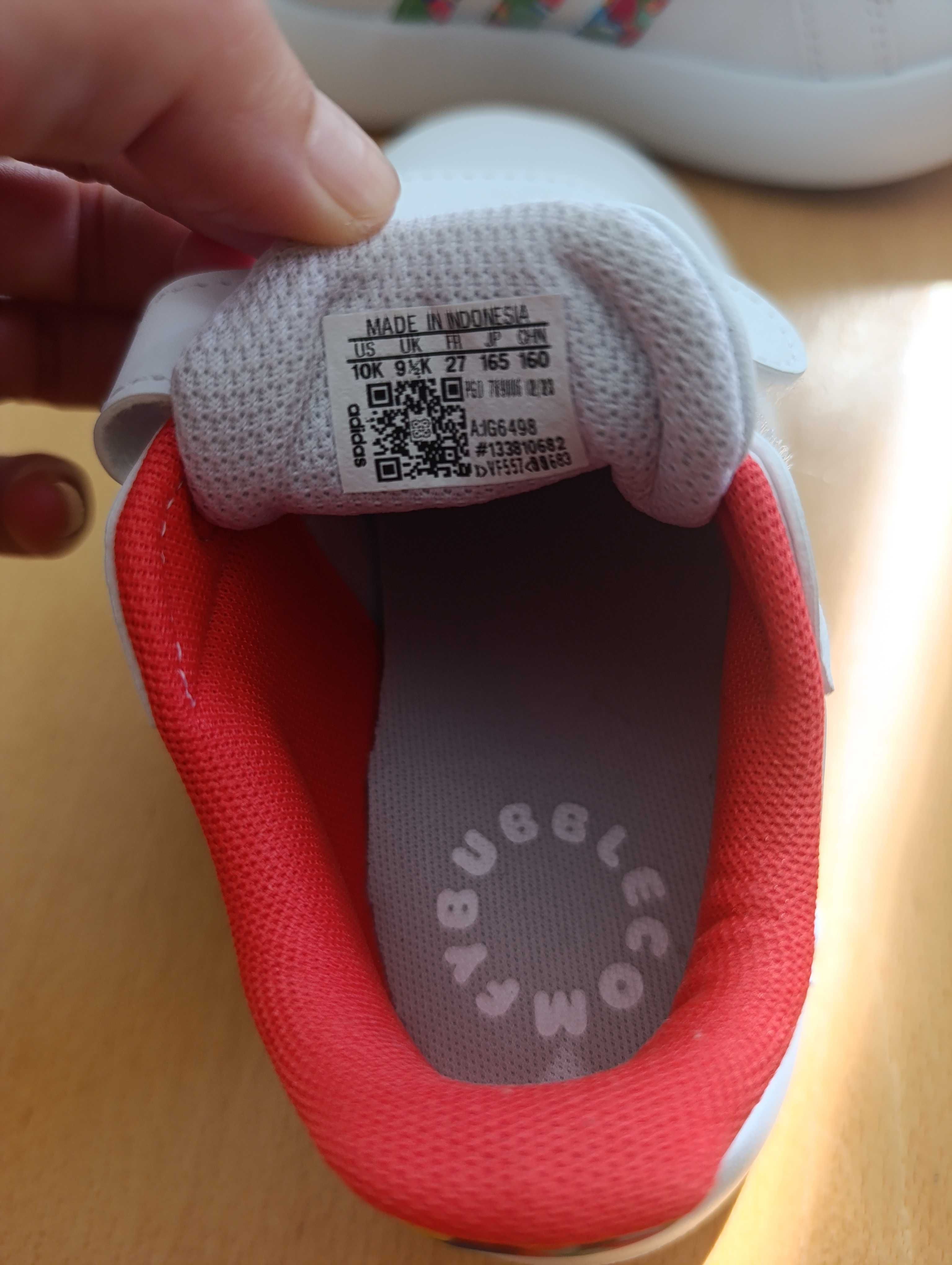 Маратонки за момиче adidas нови с етикет