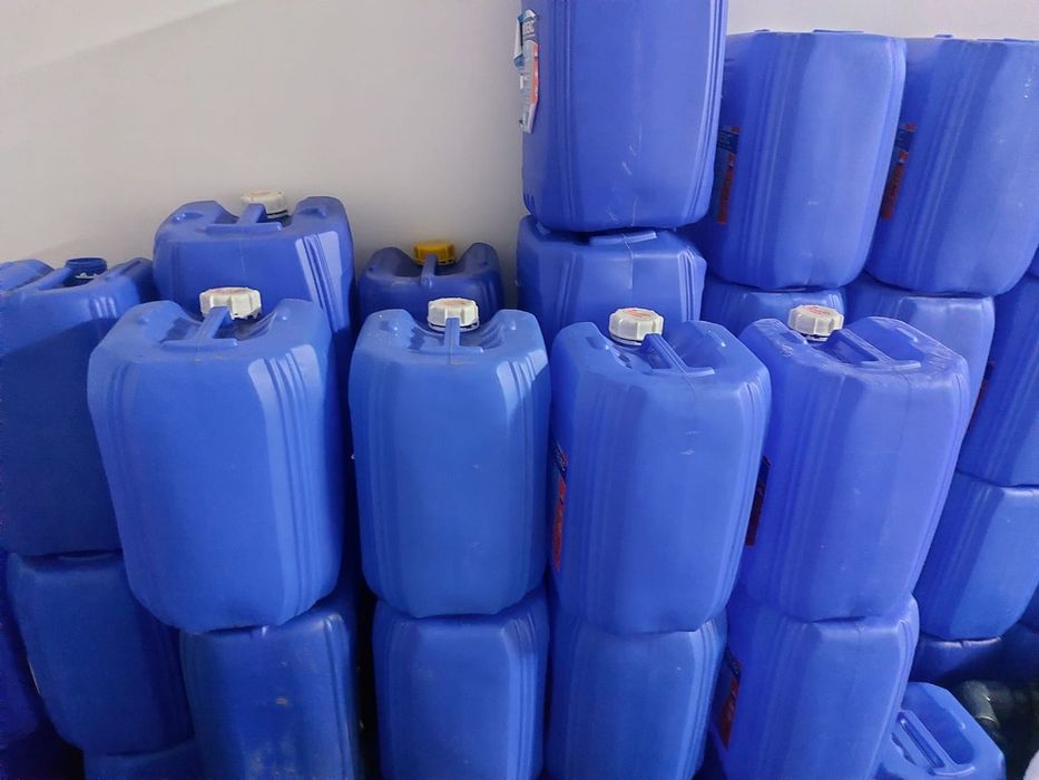 Продам канистры 20 л