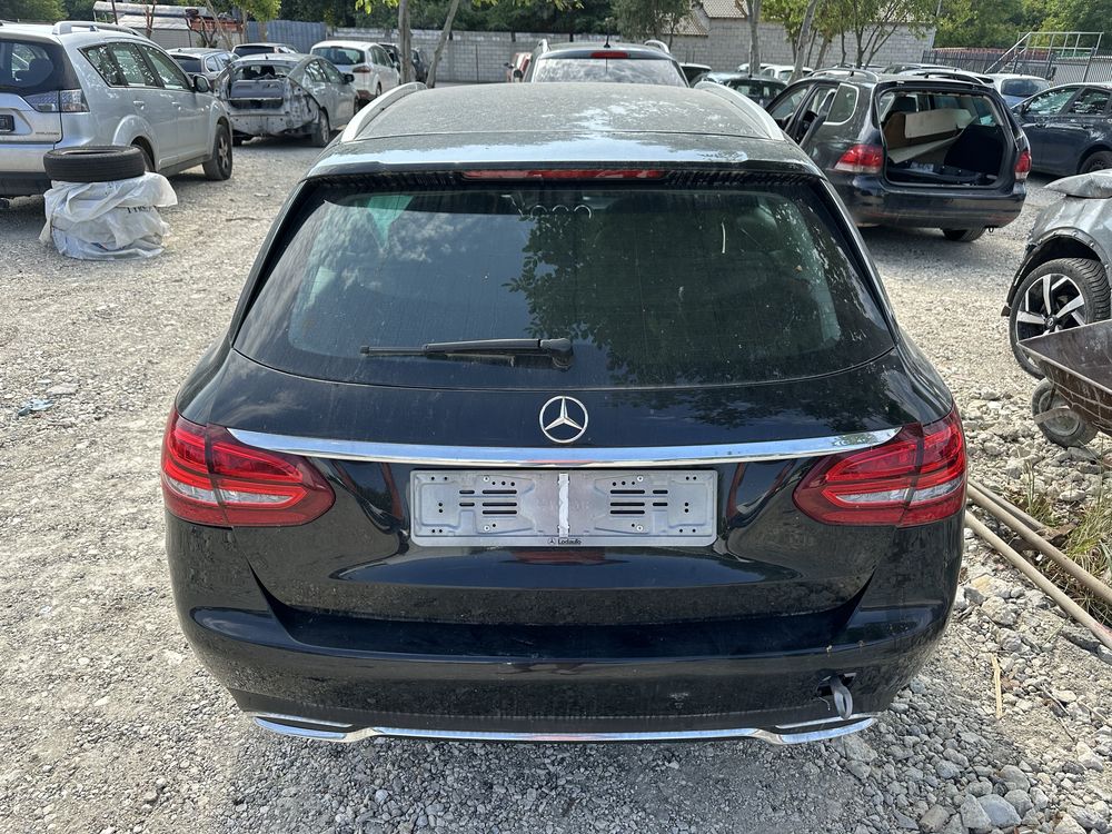 Врата задна дясна за Мерцедес W205 c220 комби след 2015г!