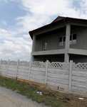Construim la comanda dvs. garduri si porti din:
- panouri stil jaluzea