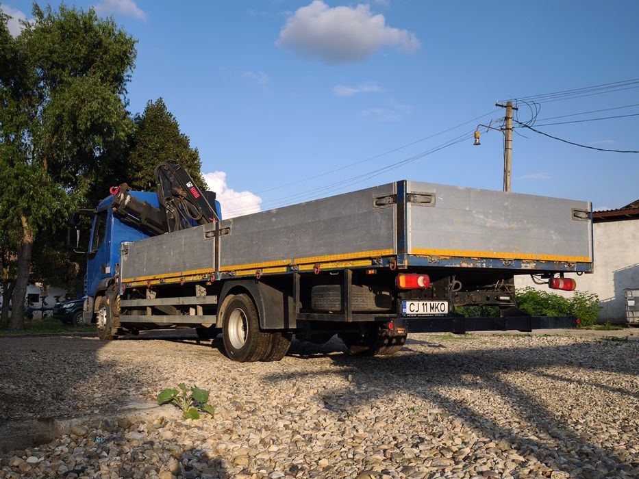 Camion DAF cu macara
