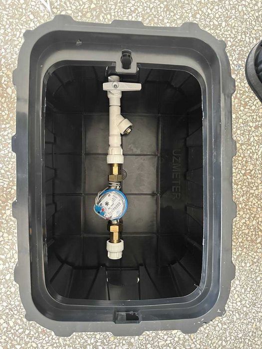 Пластиковый ящик для счетчика воды 60x40x40