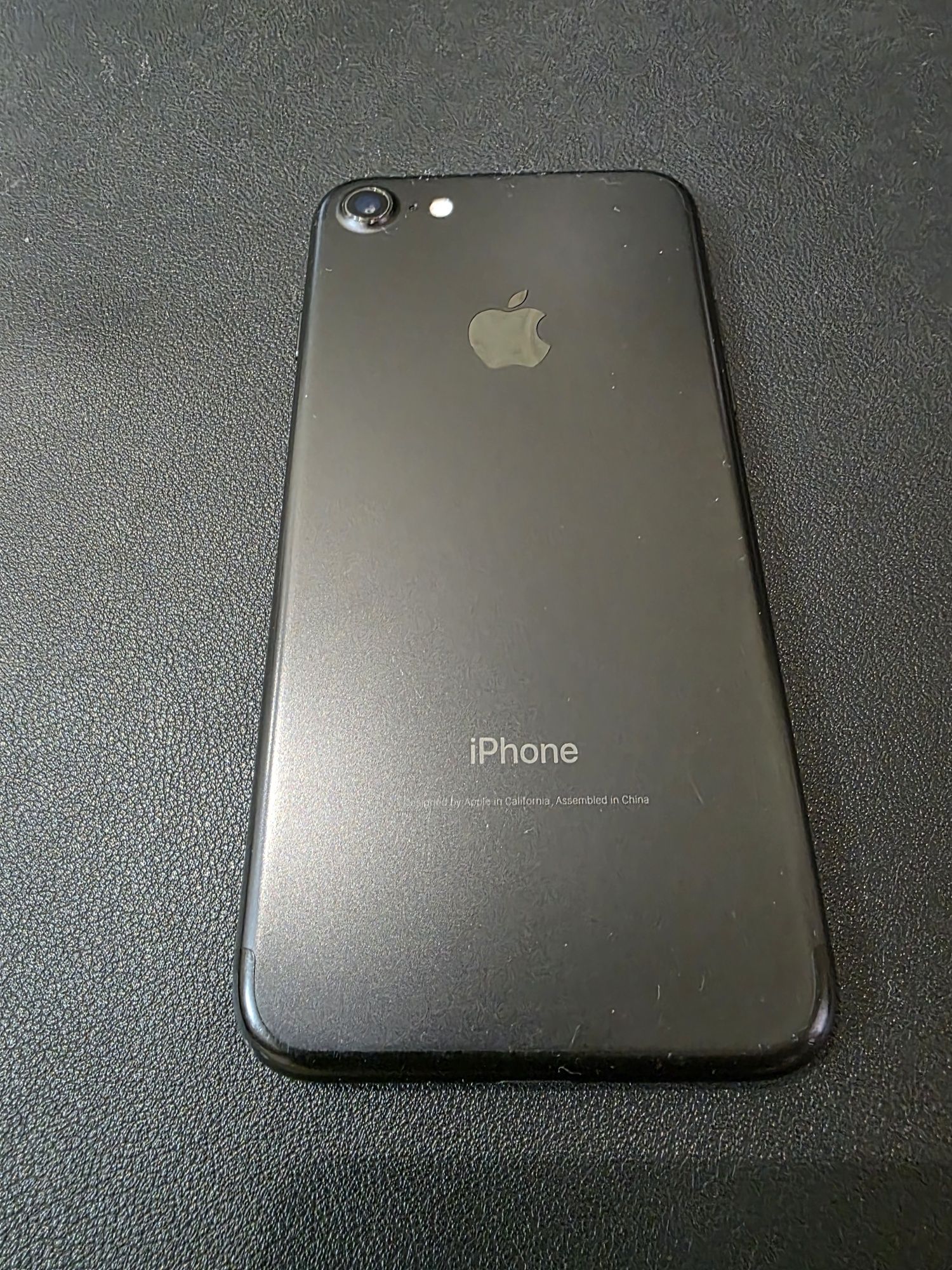 Iphone 7 qora  holati yaxshi 32gb