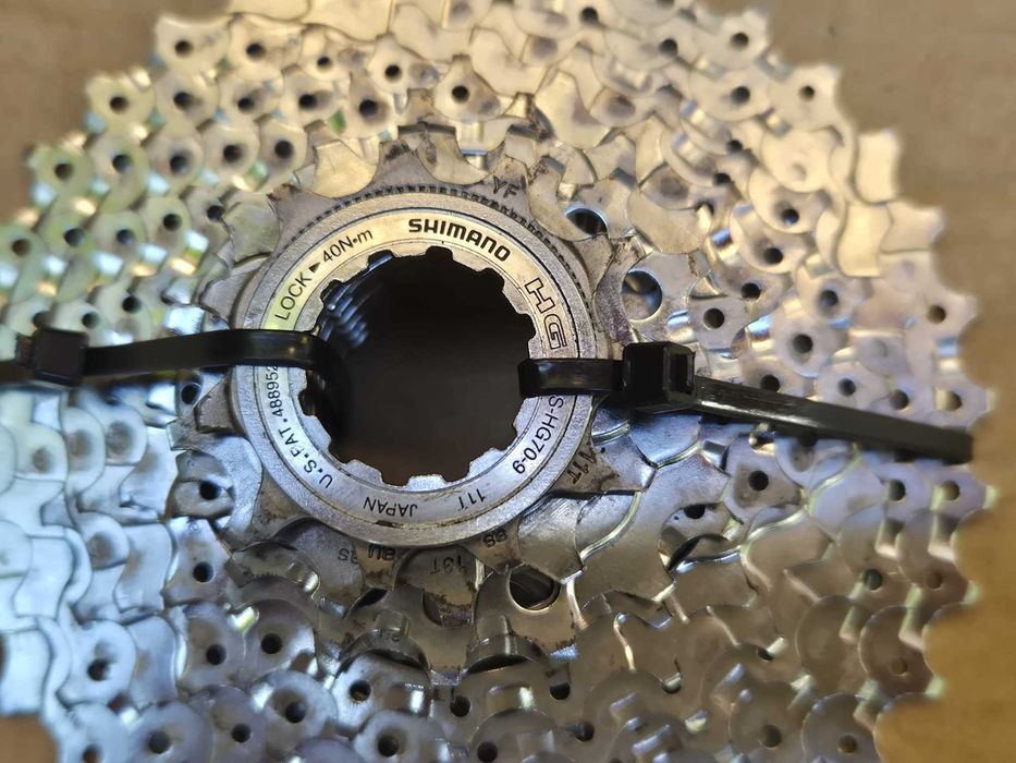 Caseta Shimano 9 pinioane, 11-34T, in stare foarte buna