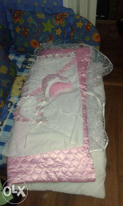 Продам полный комплект на выписку для девочки (зима)