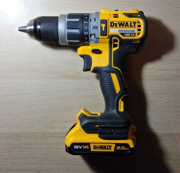Винтоверт DeWALT DCD796D2 18V