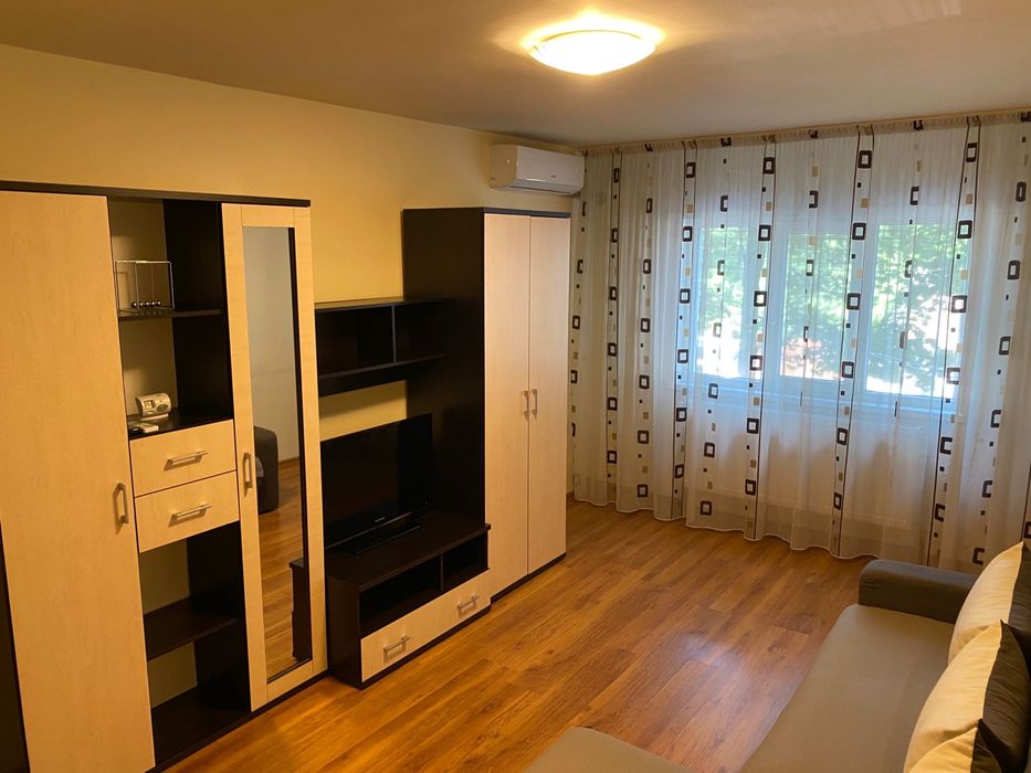 Proprietar - vand apartament cu 2 camere, zona Lipovei