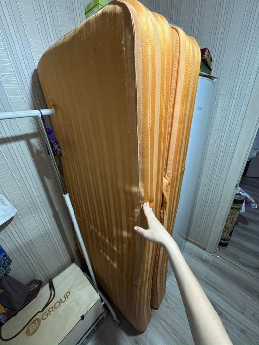 Отдам даром два матраса район плазы