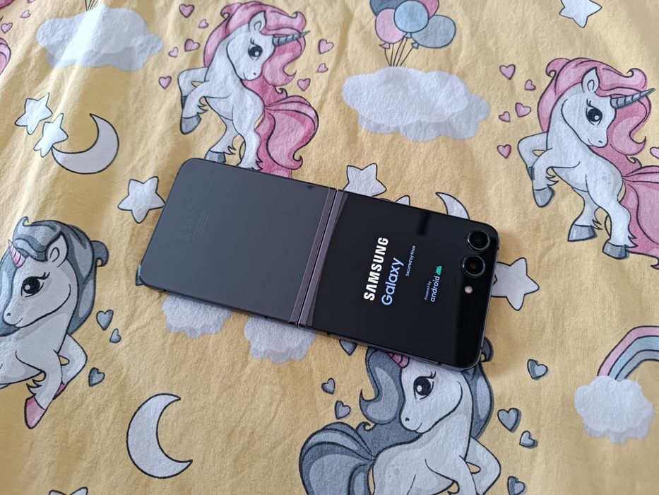 Vând Samsung zi flip 5