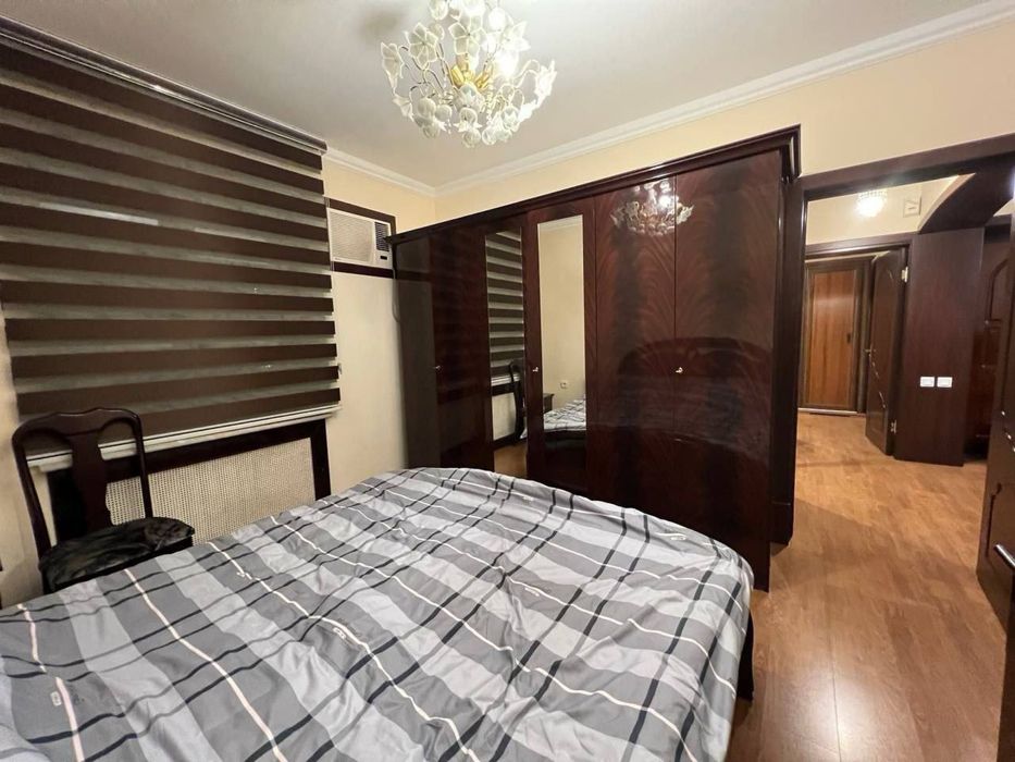 Квартира вторичка Новамосковская 3 комнатная