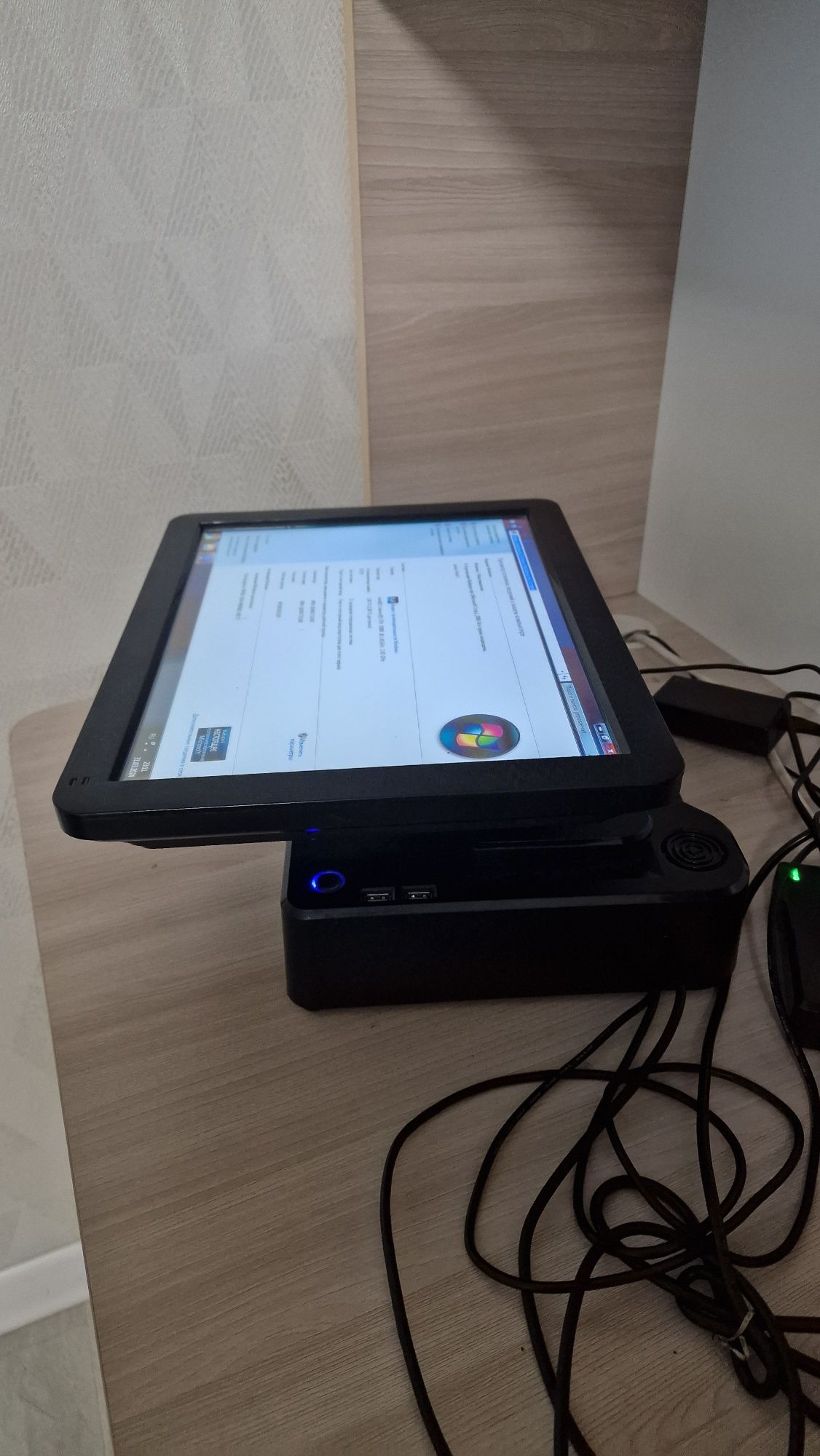 Pos система. Pos терминал сенсорный