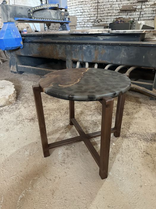 Жкрнальный стол (круглый)