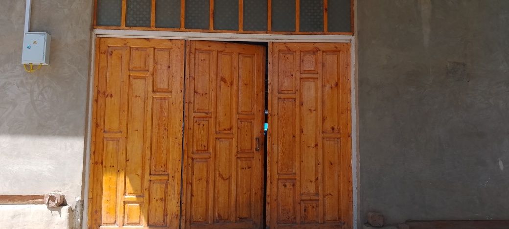 Oka darvoza chotkiy bita joyi qimil laydi vah togʻa 1000$ tolorolingan