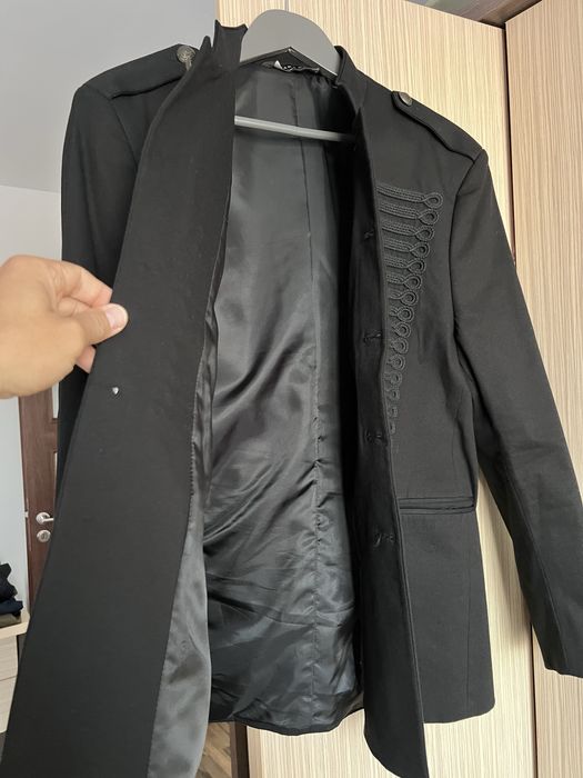 Sacou ZARA, Eveniment