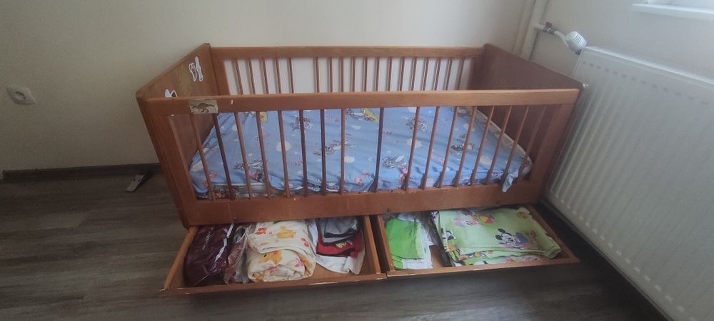 Детска люлееща кошара с матрак