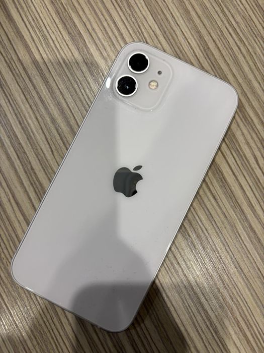 Aйфон 12 /64 GB ОТЛИЧЕН!