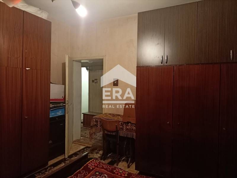 ЕКСКЛУЗИВНО ! ЕРА ОСЪМ продава тухлен апартамент на отлична локация в