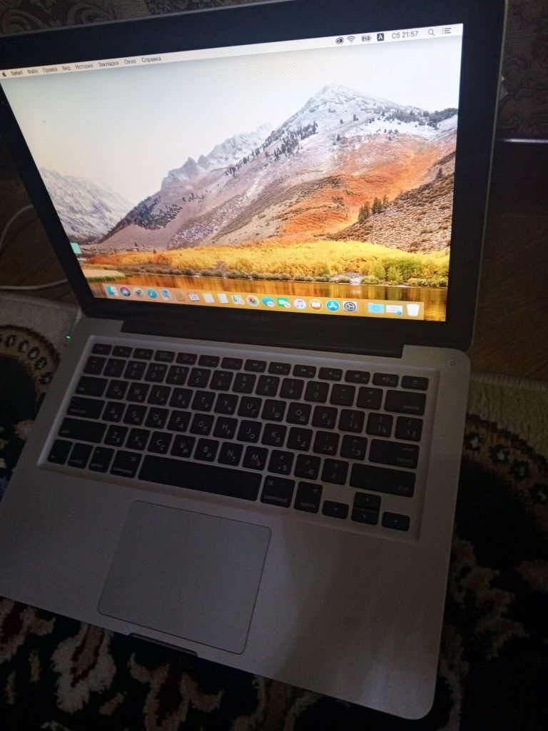 MacBook Pro 13-inch Eary