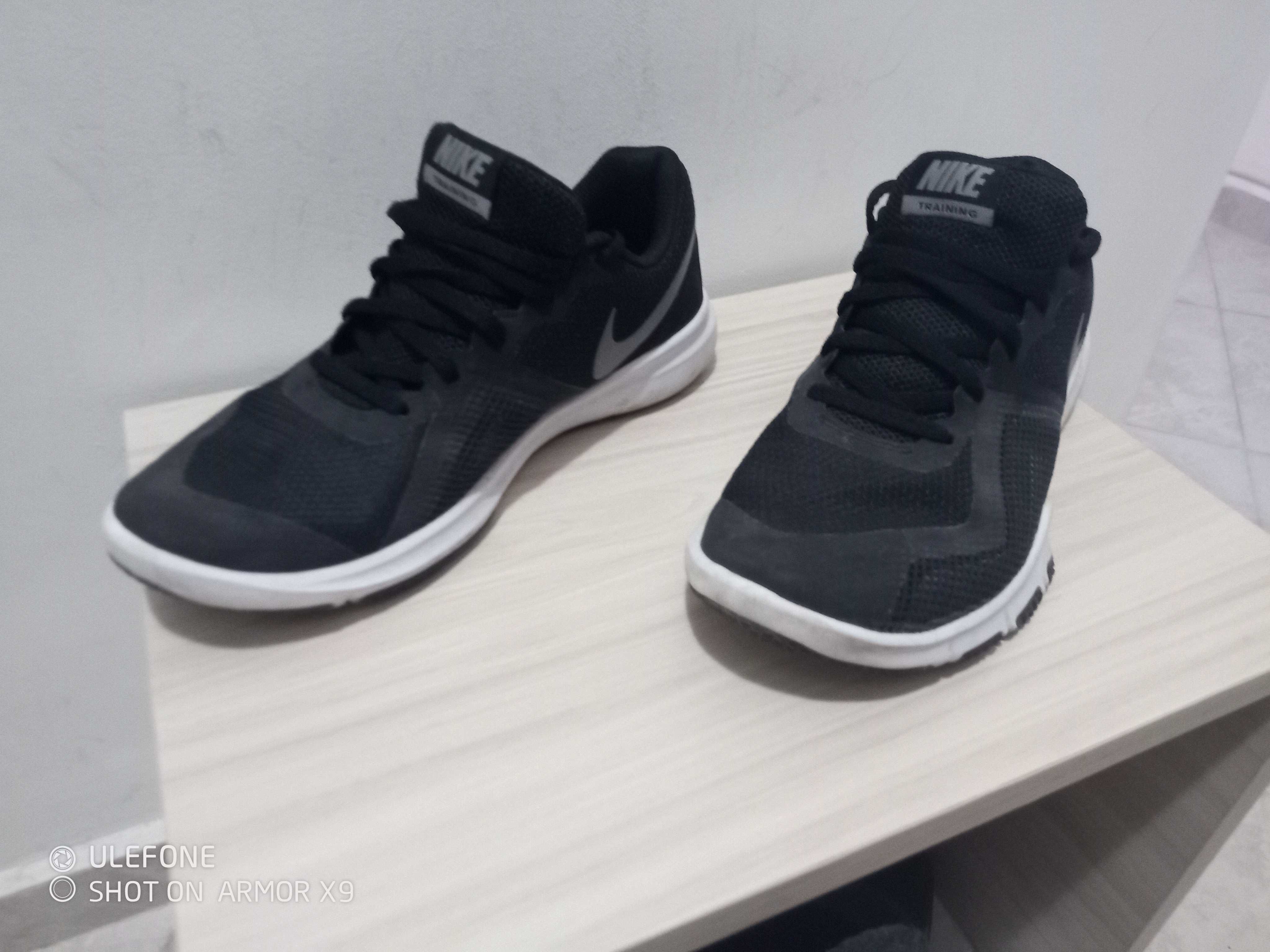 Продавам маратонки Nike