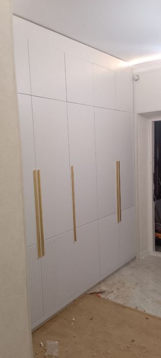Mebel na zakaz kuhonniy prihojka spalniy