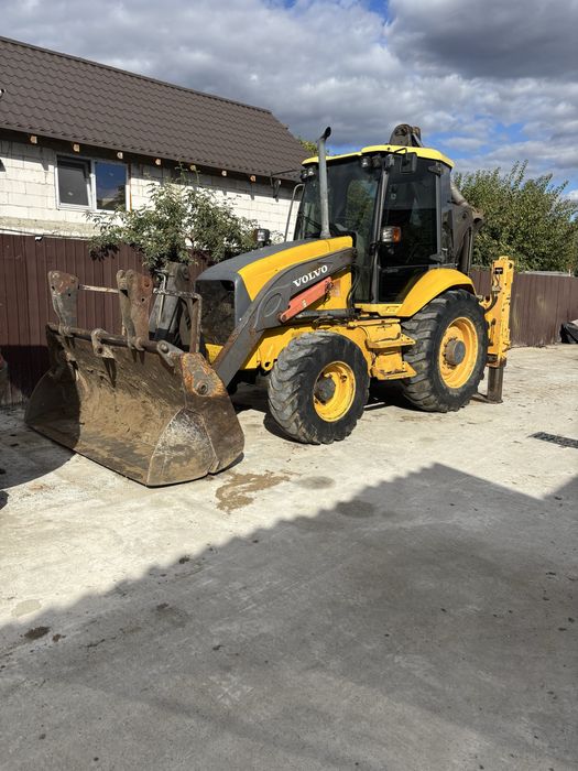 Buldoexcavator Volvo BL71
