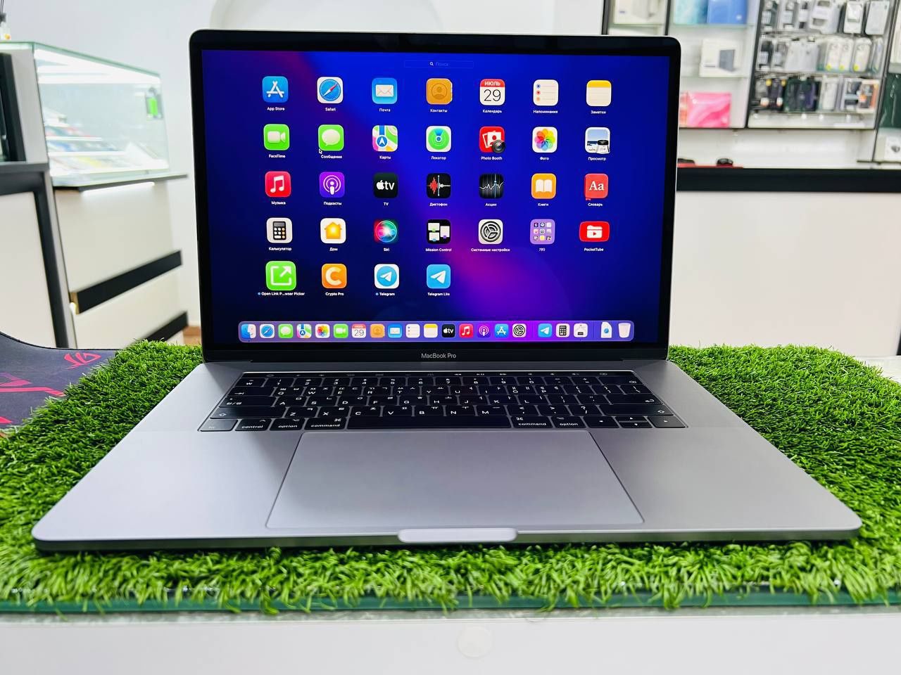 Macbook pro i7 Arzon narxda sotib oling