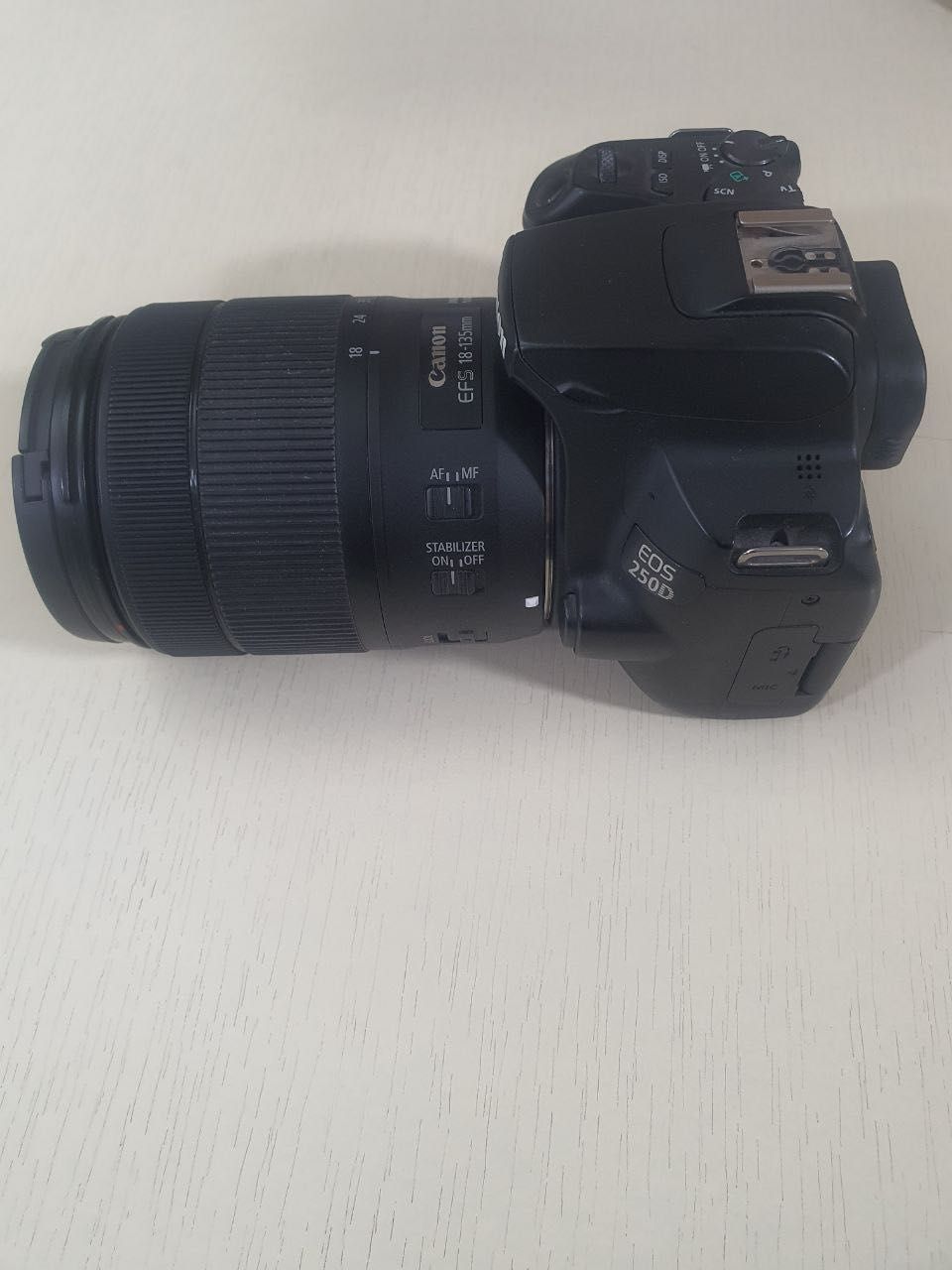 Canon EOS 250D Kit 18-55mm III